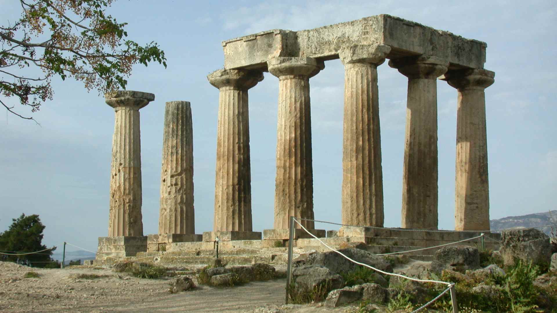Temple d'Apollon à Corinthe - Domaine public